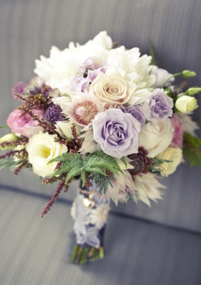 Rezané kvety-svadobná kytica-ozdobný-tvar-gule-kompaktný-s držadlom