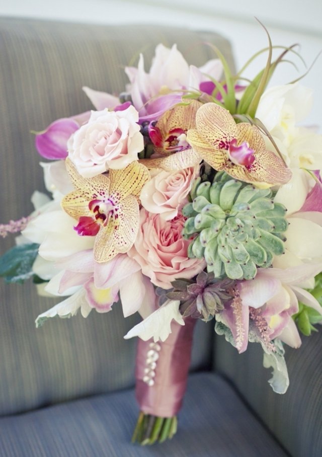 orchidea-sukulentné ruže-leto-kytice-dizajn-trendy-svadba