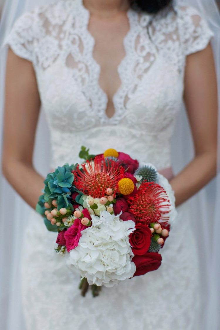 svadobná kytica-červená-lúka-kvet-zelená-akcenty-elegantné-letné-kvety