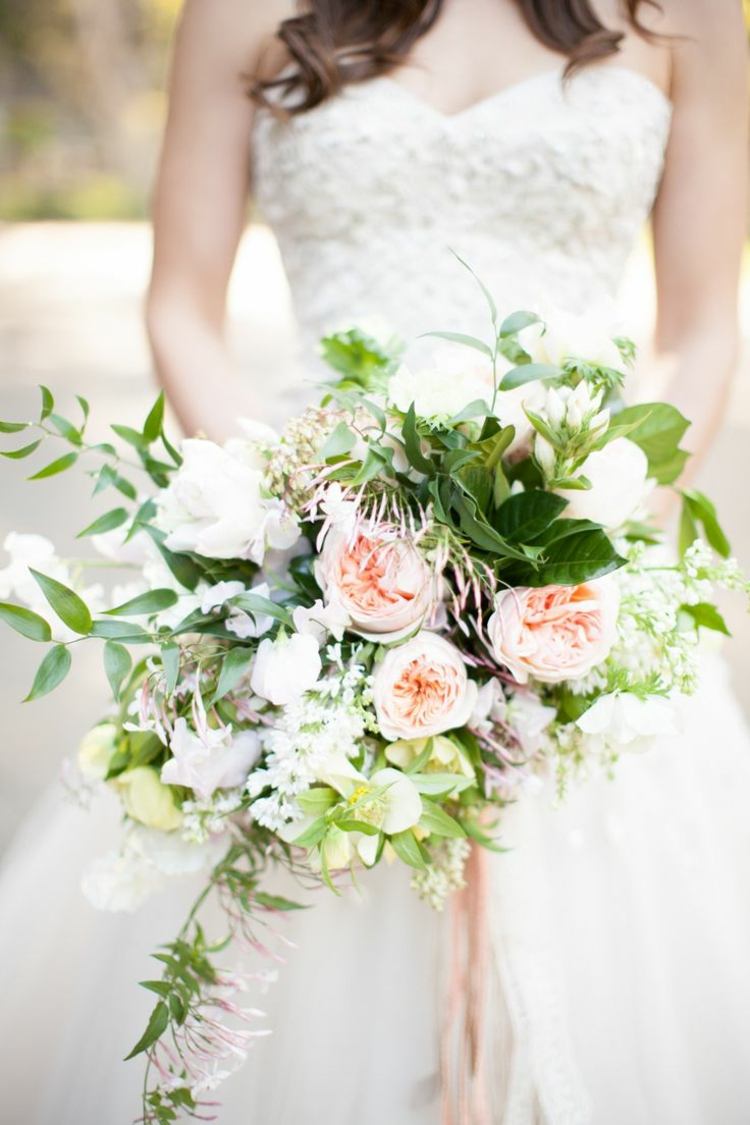 svadobná kytica-bujné-romantické-ruže-svadobné-doplnok