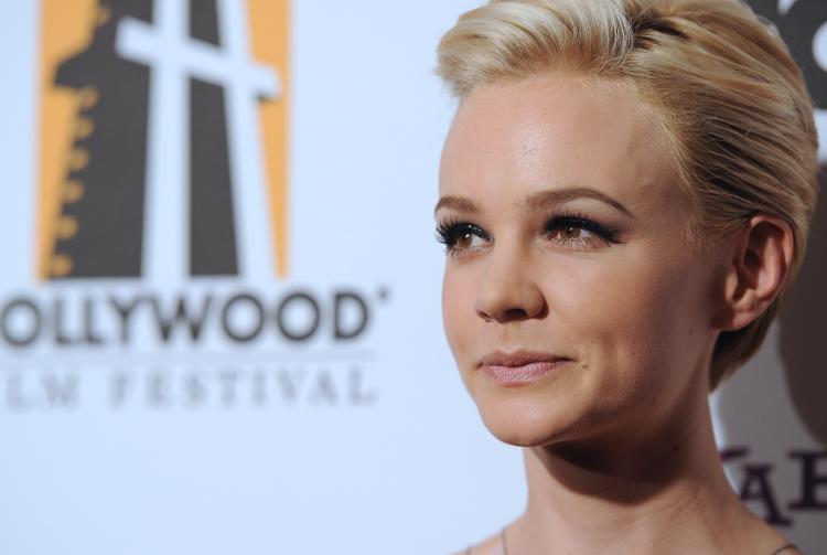 rôzne účesy pre krátke účesy - Carey Mulligan krátke účesy-pre-ženy-hviezdy-carey-mulligan