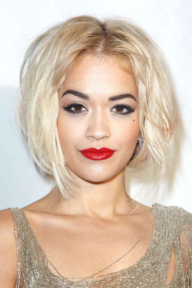 Biela blond farba vlasov, strih bob - Rita Ora Bob účesy objem fén triky nápady biele blond vlasy