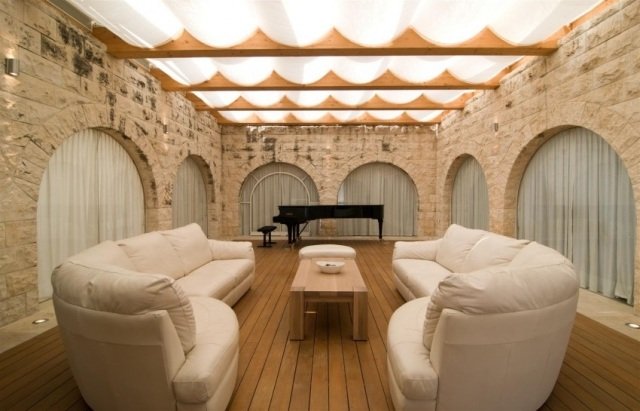 renovácia domu kamenná stena brána tkanina strop doska doska podlaha