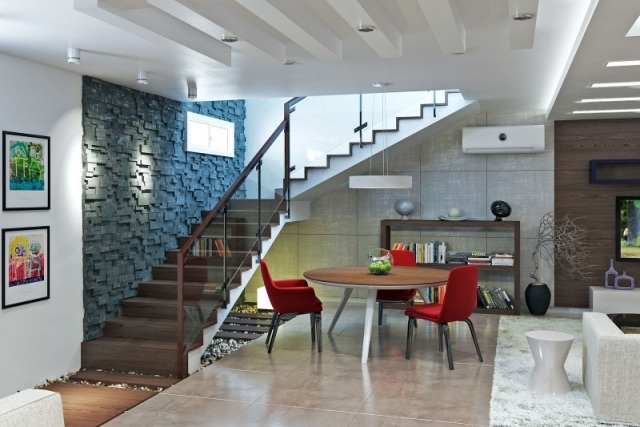 Doskové schodisko moderné drevené schody sklenené zábradlie bridlicová kamenná stena Doskové schodisko, drevené schody, sklenené zábradlie, bridlicový kamenný múr