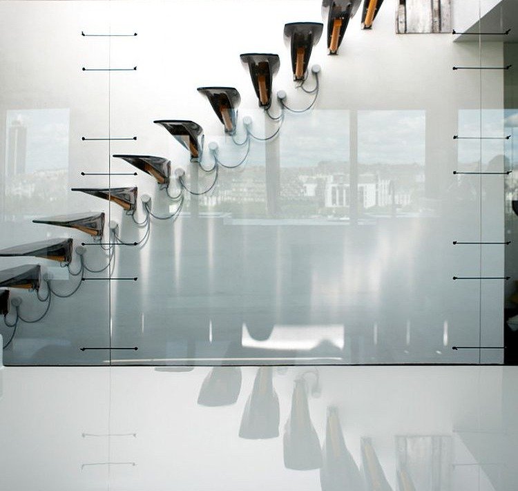 moderné-schody-nápady-architekt-domy-plávajúce-schody-dizajn-minimalistický