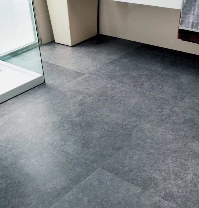 Talianska kúpeľňa s kamennou podlahou BW2