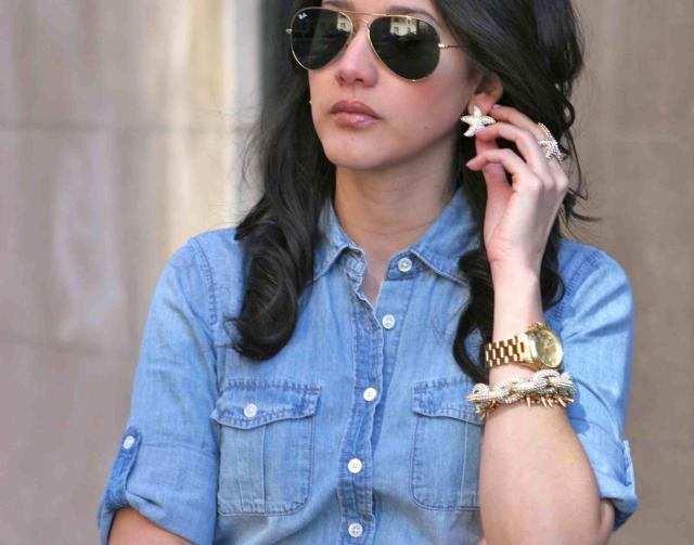 Tričko chambray je ľahké a ležérne košeľa-šperky-kombinácia-móda-chambray