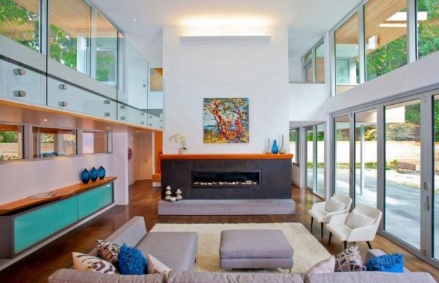 Navrhnite exkluzívny obytný dom so sedením a obývacou izbou s otvoreným priestorom, bočným zasklením