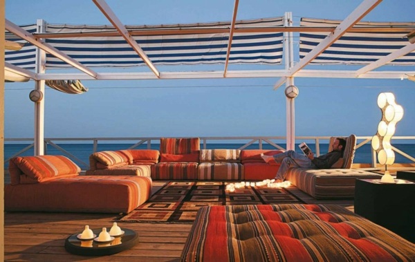 Urobte si obývačku vonku Nápady na život Nábytok do obývačky od Roche Bobois 1