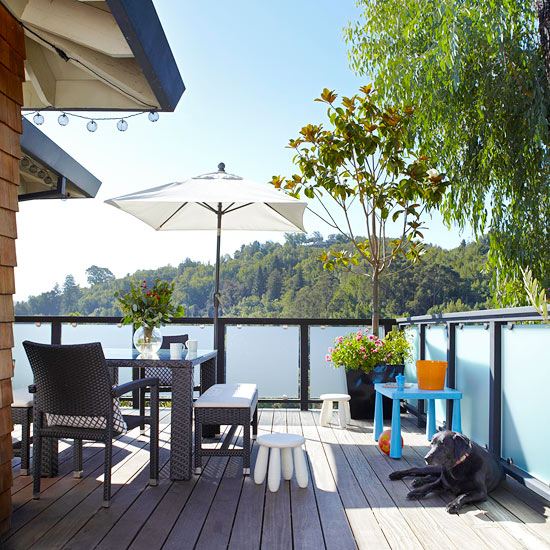 tipy dizajn terasy sklenené zábradlie slnečník