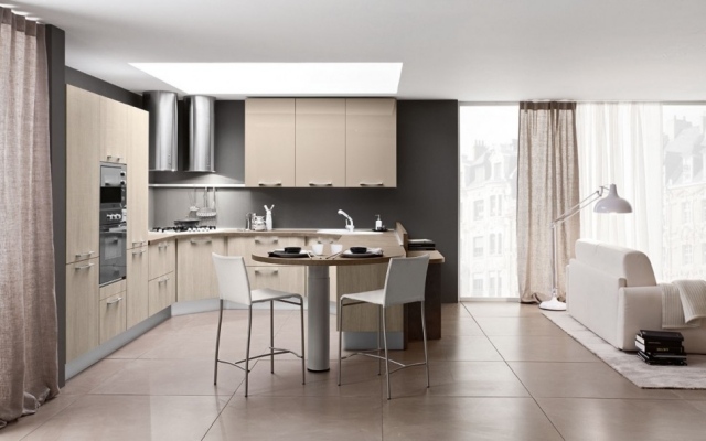 Kuchynská časť rohová kuchynská linka pastelové farby moderné závesy na ochranu osobných údajov