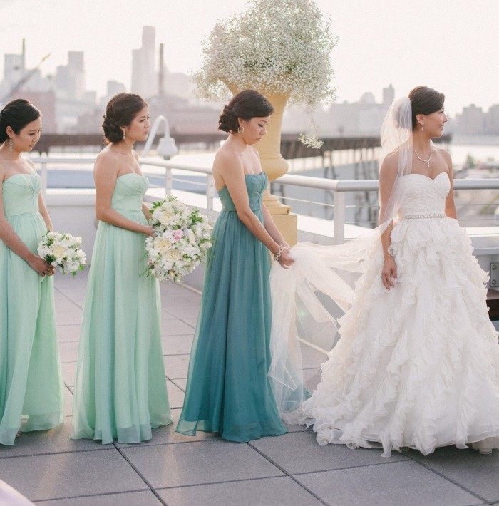 Nápady-slúžka-šaty-družičky-šaty-tyrkysovo-modré-bez ramienok