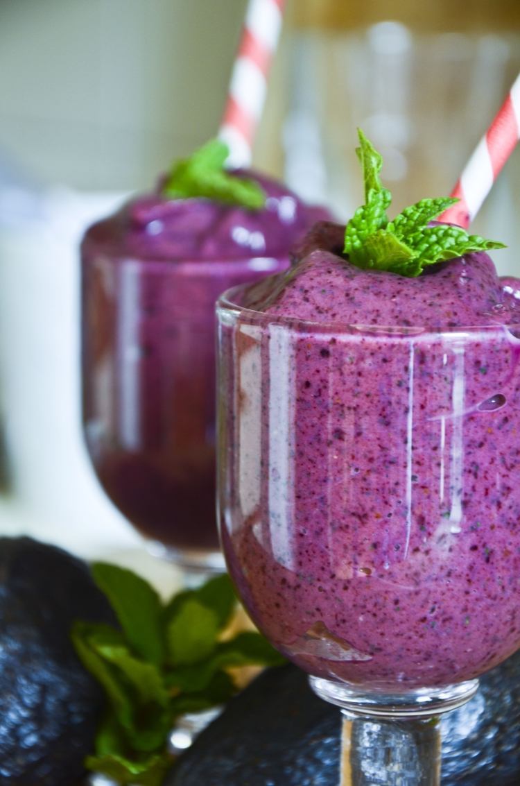 detox-recepty-smoothie-čučoriedky-avokádo