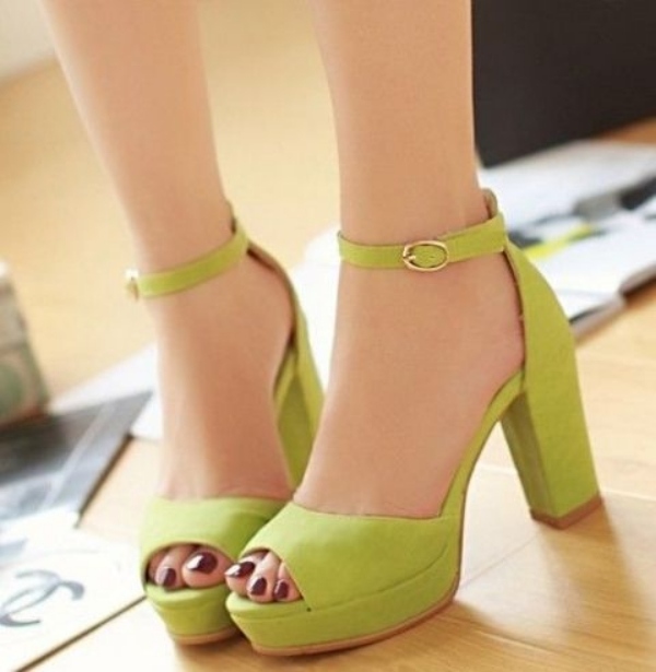 Zelené sandále na vysokom podpätku zelené-sandále-vysoké podpätky-remienky-žena