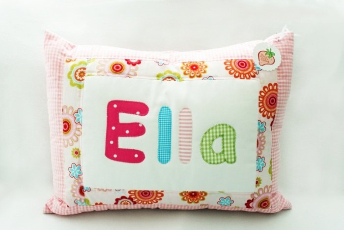 Cuddly-vankúš-s-dieťaťom-meno-výšivka-ružová-farebné-darček-nápad