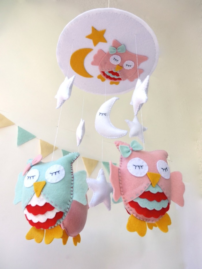 Detské darčeky-nápady-mobilná-sova-detská posteľ-prebaľovací pult