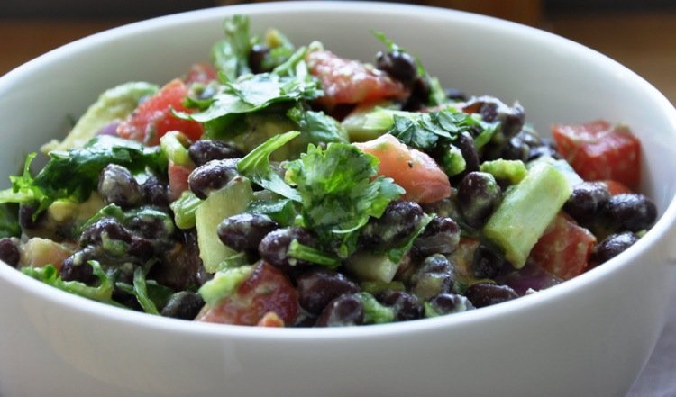 Fazuľa recept-avokádový-šalát-zdravý-lahodný