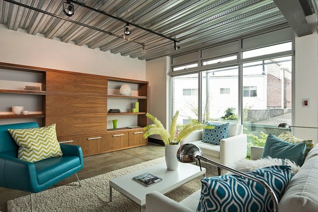 kreslo námorného nábytku tmavomodro biely konferenčný stolík tmavo modrý biely konferenčný stolík, drevená nástenná polica