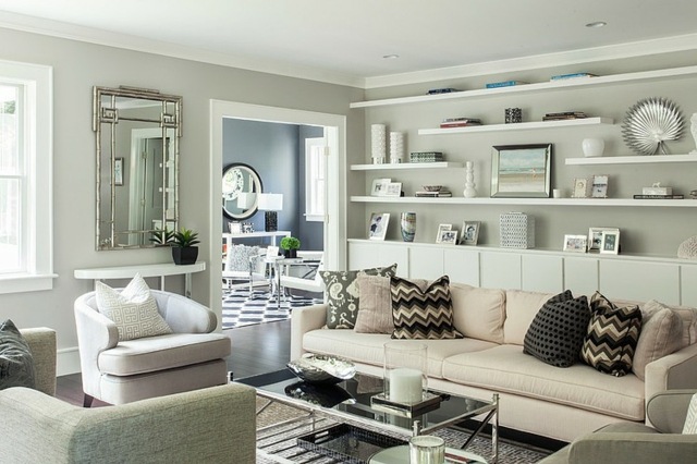 v klasický nábytkový nástenný policový systém