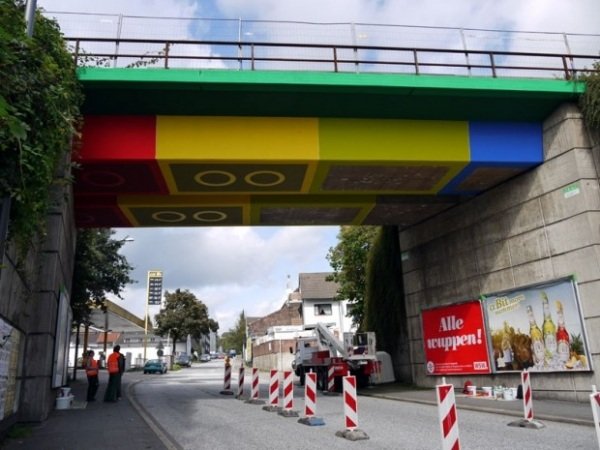 Lego bridge-wuppertal lúčový most efektný moderný