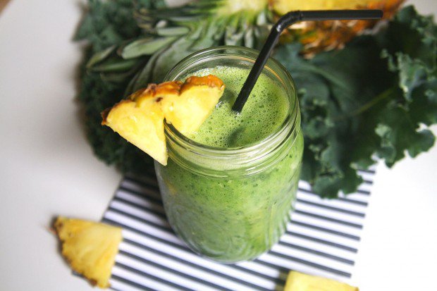 zelený-detox-smoothie-recept-ananás-kapusta