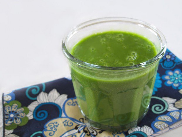 zelené-detox-smoothie-recept-špenát-avokádo-ovocie