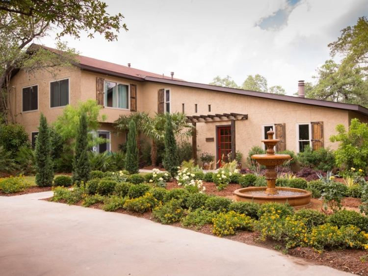 predzáhradka-tipy na nápady-dom-záhradný-krík-dobre-cyprus