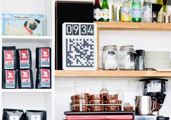 dizajnové hodinky BERG retro moderný koncept smartfónov dizajnové nástenné hodiny BERG retro moderný koncept smartfónov