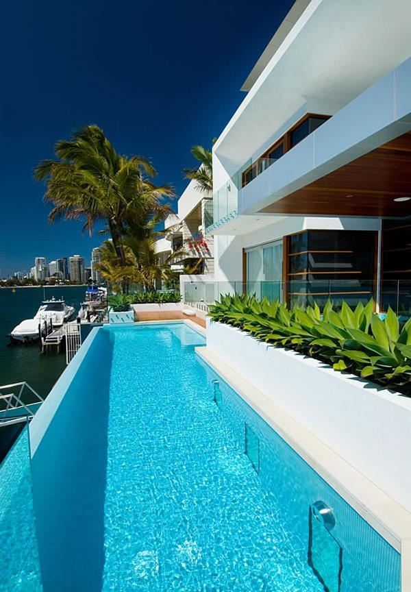 Skvelý nápad s výhľadom na more - dlhý športový bazén 14-stranová stavba športových bazénov navrhuje plávanie