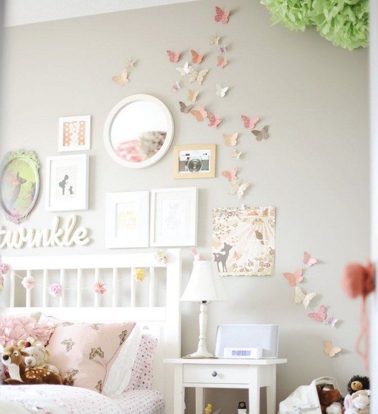 Nástenná dekorácia v dievčenskej izbe papierovými motýľmi Mládežnícka izba pre dievčatá dekorácia steny-papier-motýle-pastelové farby