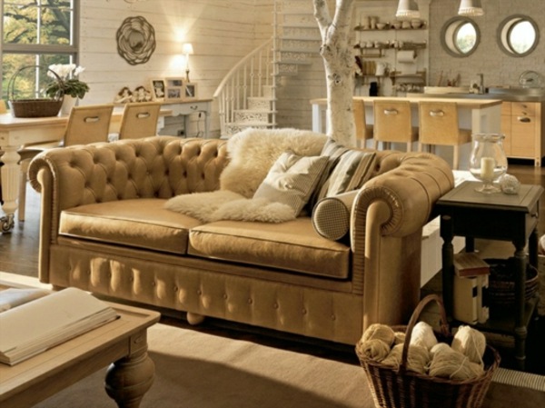 dekorácia interiéru s veľkým obývacím priestorom-monochromatická-béžová