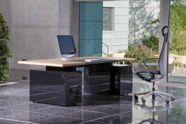 Kancelársky stôl zo žulovej ergonomickej stoličky ergonomická stolička Leuwico Design