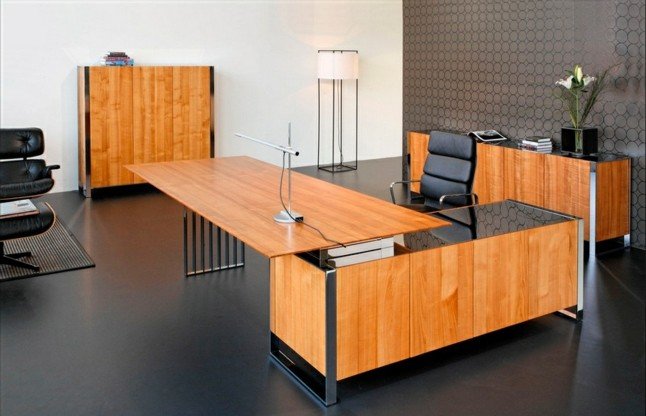 Drevený písací stôl, kancelársky nábytok Manažérsky kancelársky nábytok svetlý dub Mobimex