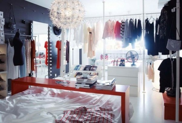 moderný-dizajn-spálne-stojan-na-oblečenie-Ikea