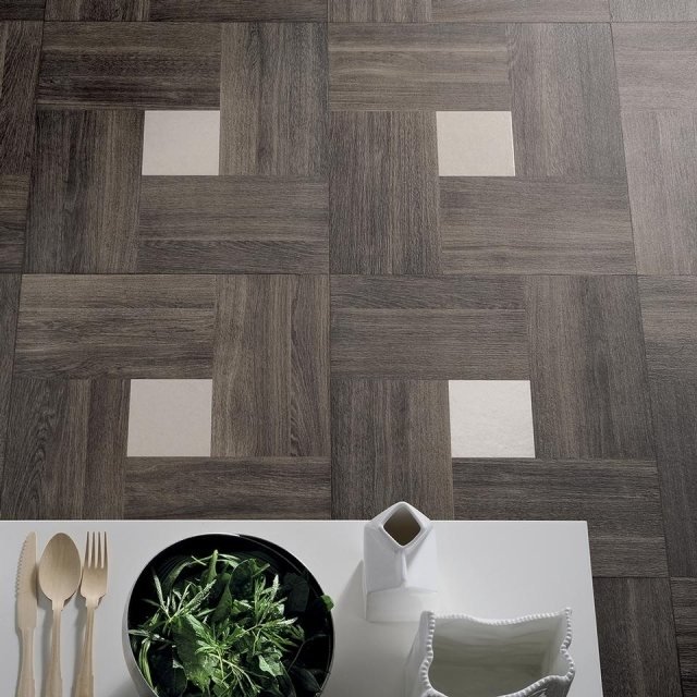 Dlažba-porcelánová kamenina-drevo-optika-dekoratívna-fioranská-Vnútri