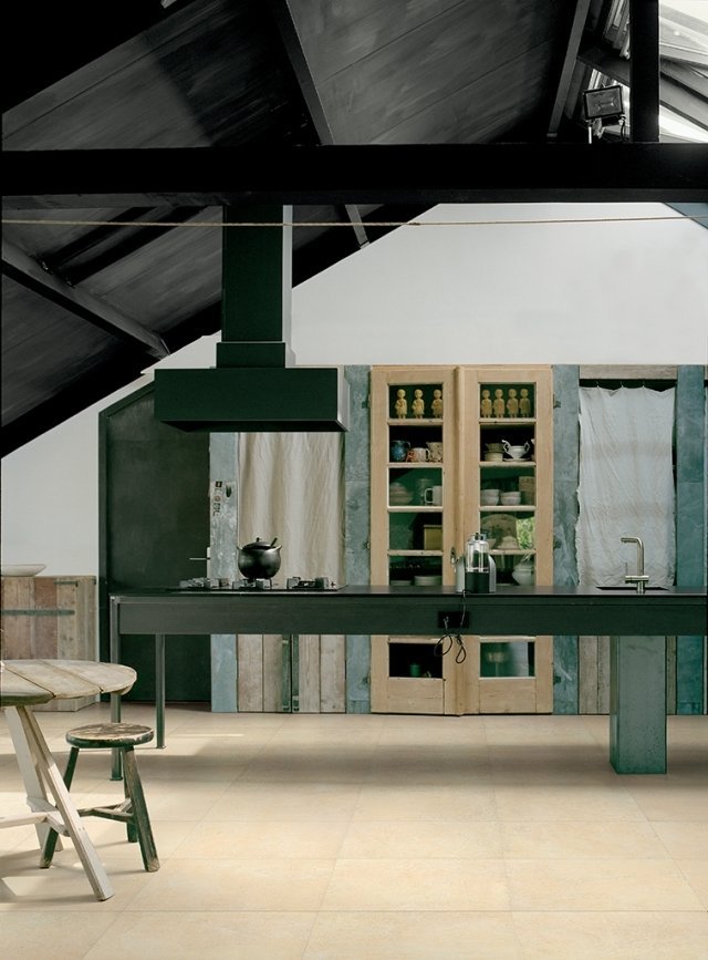 jemná kamenina-dlažba-kuchynská-podlaha-mestská-dotyk