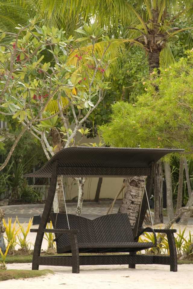 dizajnérske hollywoodske hojdačky ratanová záhrada Alexander Rose Ocean Wave