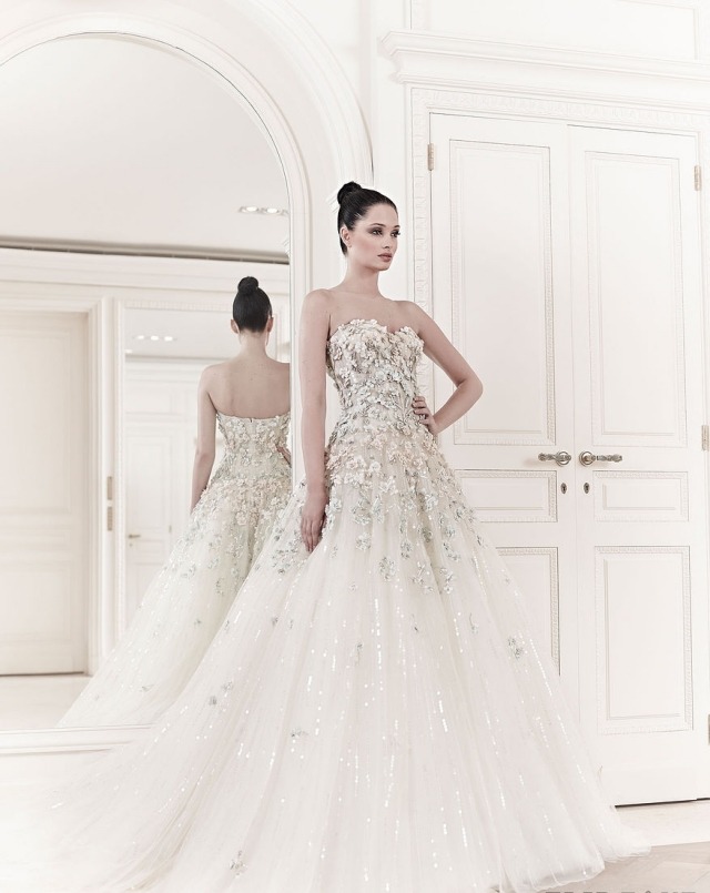 svadobné šaty 2014 zuhair murad áčkový výstrih srdca mimo ramena vyšívané kvety svadobne-saty-2014-zuhair-murad-a-line-srdcovy výstrih-bez ramena-kvety-vyšívané