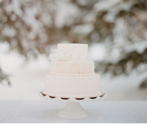 Tri poschodia ružových odtieňov, jemná jednofarebná dekorácia biela-torta-svadba-nápady-vianočné dekorácie