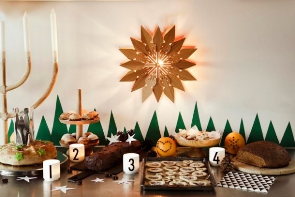 Ako akcenty používajte malé držiaky na čajovú sviečku šik-svadba-deko-zelená-hnedá-tabuľka-biela