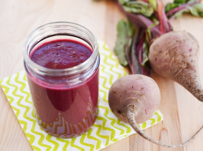 smoothie z červenej repy a čučoriedok smoothie z červenej repy