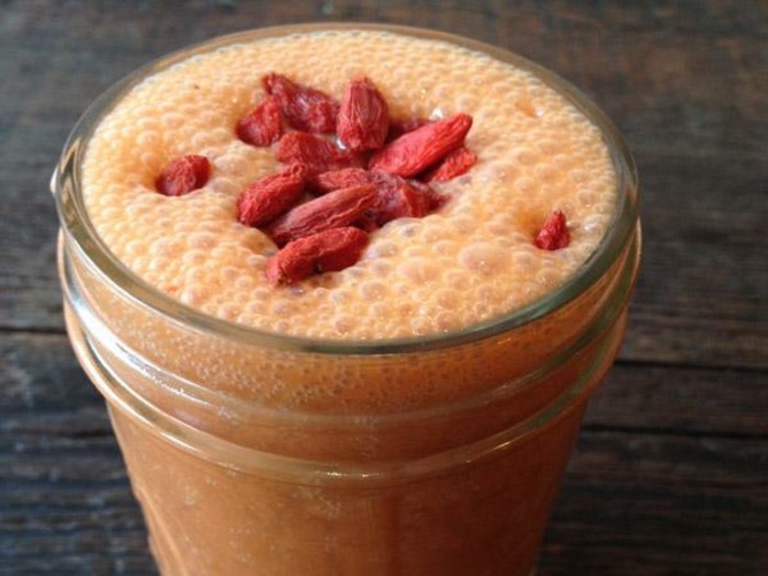 jahodové smoothie Jahodové smoothie Goji Lassi