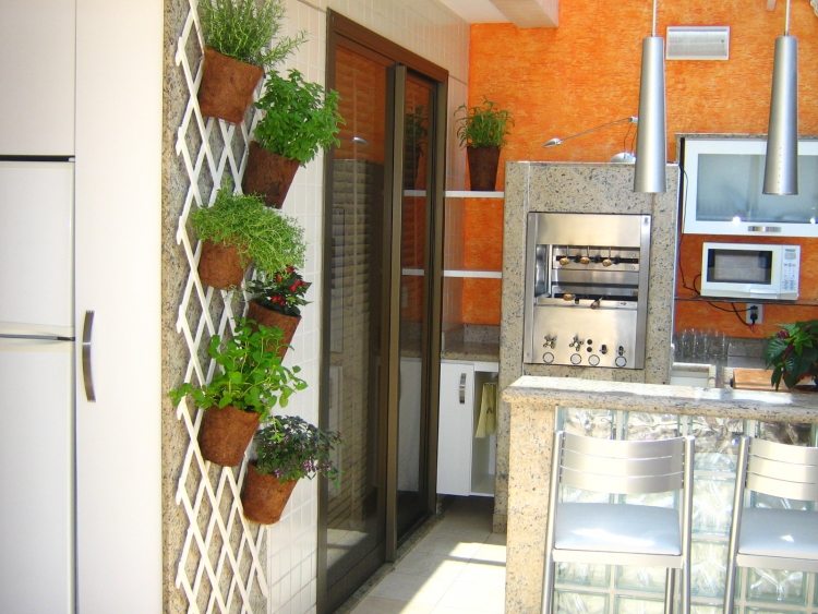 dekorácie-nápady-kvetináče-vertikálne-mreže