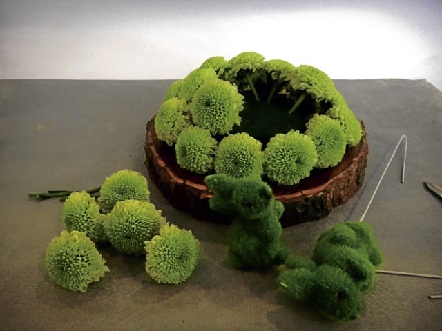 Vyrobte si svoj vlastný veľkonočný stôl zelených chryzantémových králikov