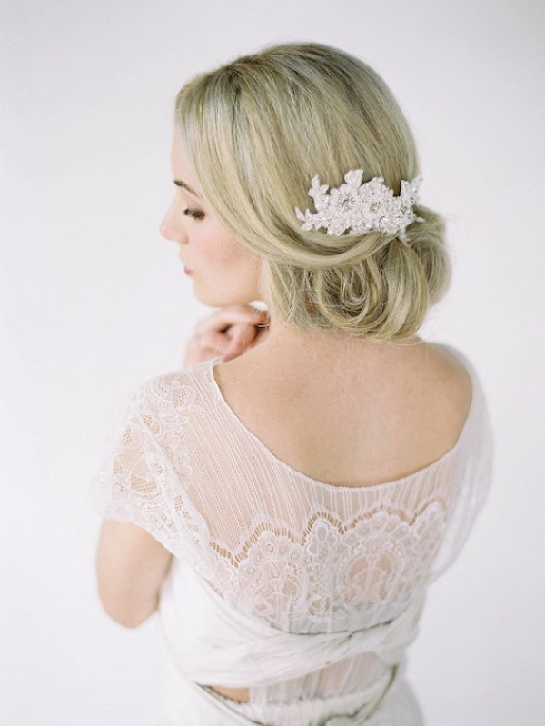 low-topknot-drdol-v-krku-kvalitné-vlasy-šperky-brošne