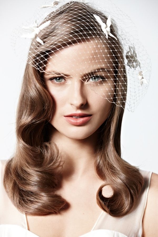 Pin-up-svadobné účesy-so závojom-klasika-elegantná-retro-šik