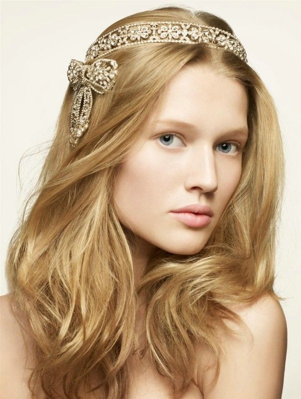 Vlasy rozstrapatené-otvorené-nosené-svadobné-vlasové doplnky-perly