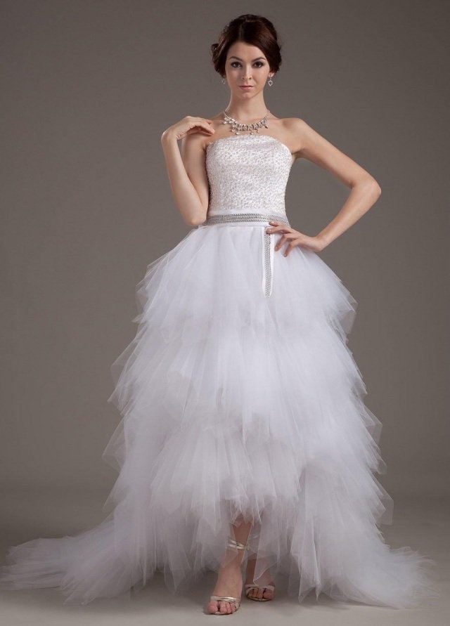 Bohato zdobené poprsie, tylová sukňa, opasok veľmi elegantná tylová sukňa-svadobné šaty