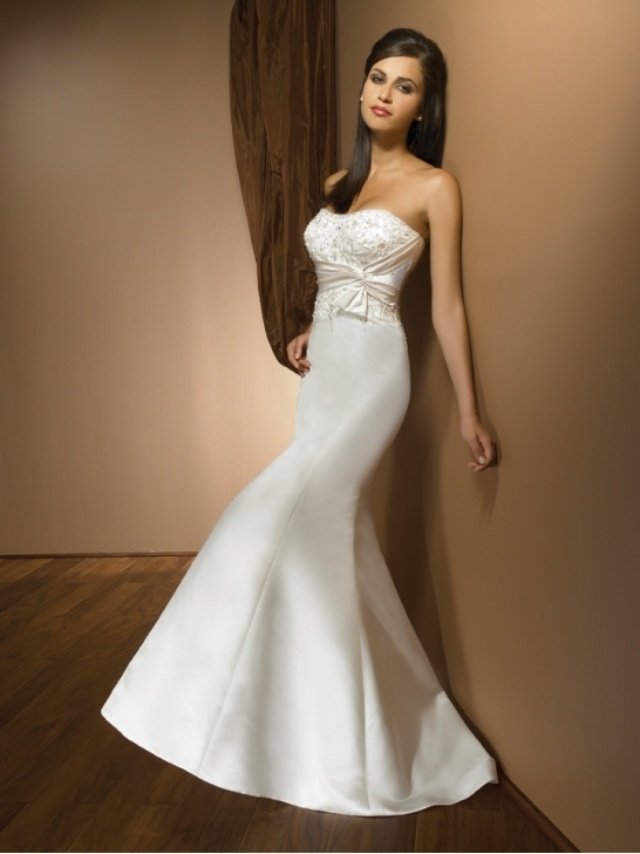 Elegantná saténová sukňa a podprsenka s ozdobou mašle saténové ramienka-los-more-panna-nápad-šaty