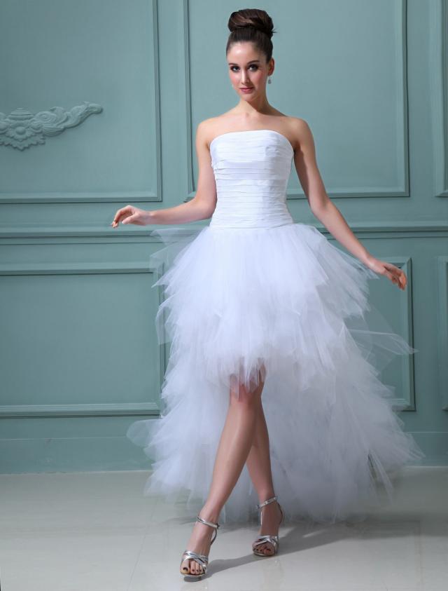 Elegantný tylový nápad s asymetrickou sukňou svadobné šaty-elegantné-bez ramienok-svadobná móda